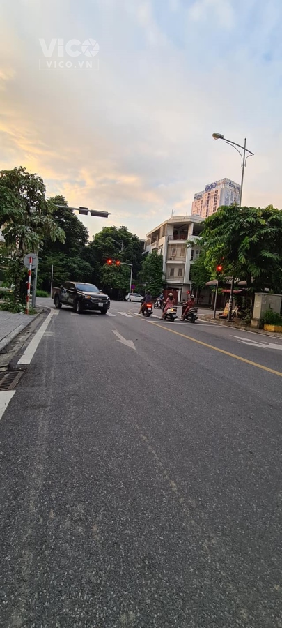 18 TỶ 386, 93m,5 TẦNG, MT5 CHÂN DÀI VĂN PHÚ VỈA HÈ KD NGÀY ĐÊM FULL NỘI THẤT!!!