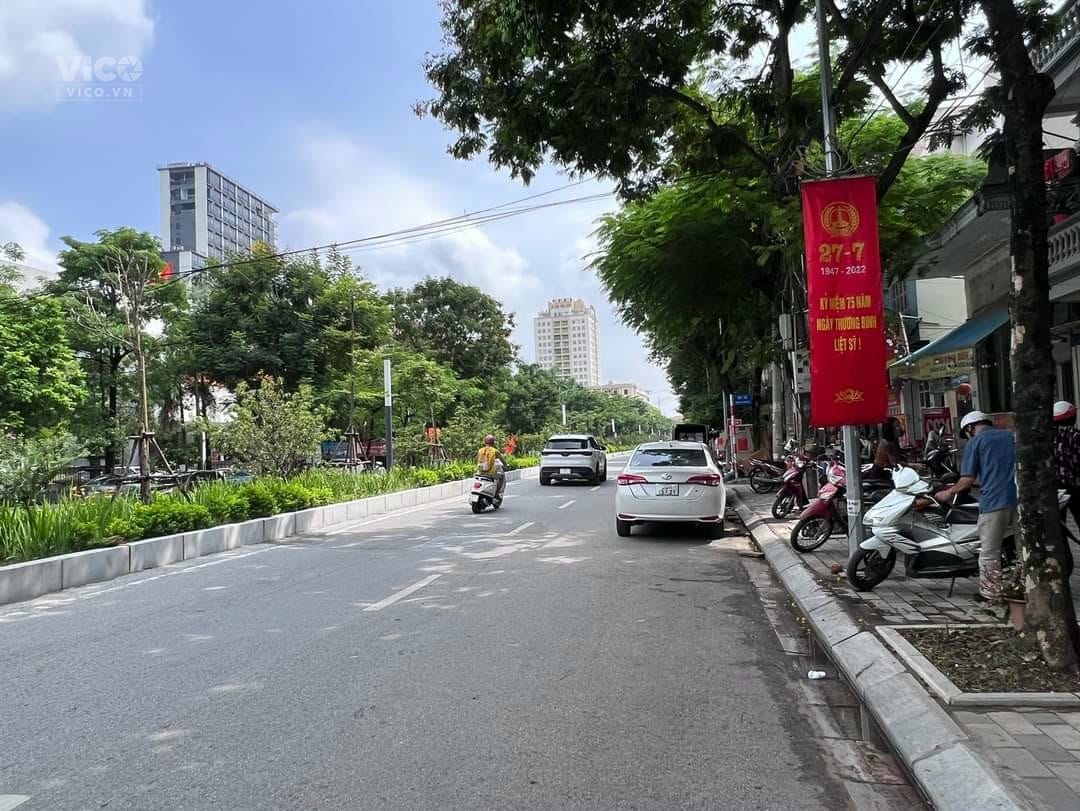 MẢNH ĐẤT TRẦN THÁI TÔNG DICH VONG HẬU CẦU GIẤY. DT 140M2. MT 12M. GIÁ 60 TỶ