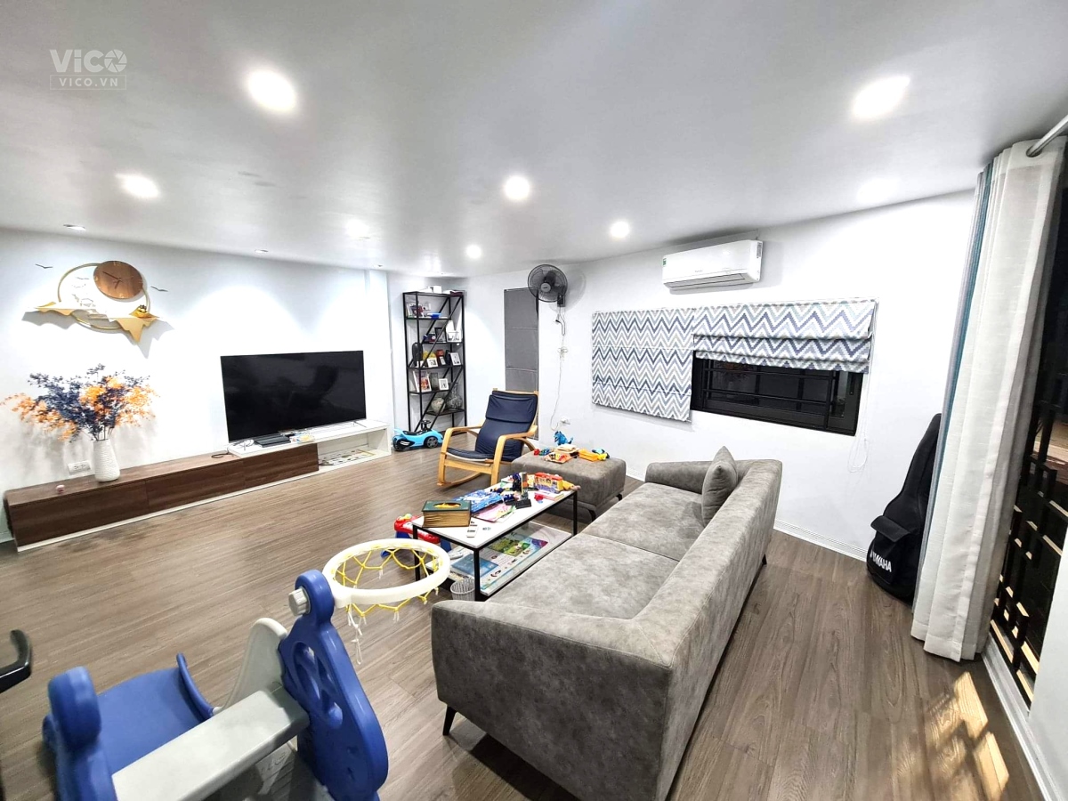 BÁN NHÀ DÂN XÂY TÂM HUYÊT NGỌC THUỴ, LÔ GÓC, GẦN PHỐ, 50M2x5.8M