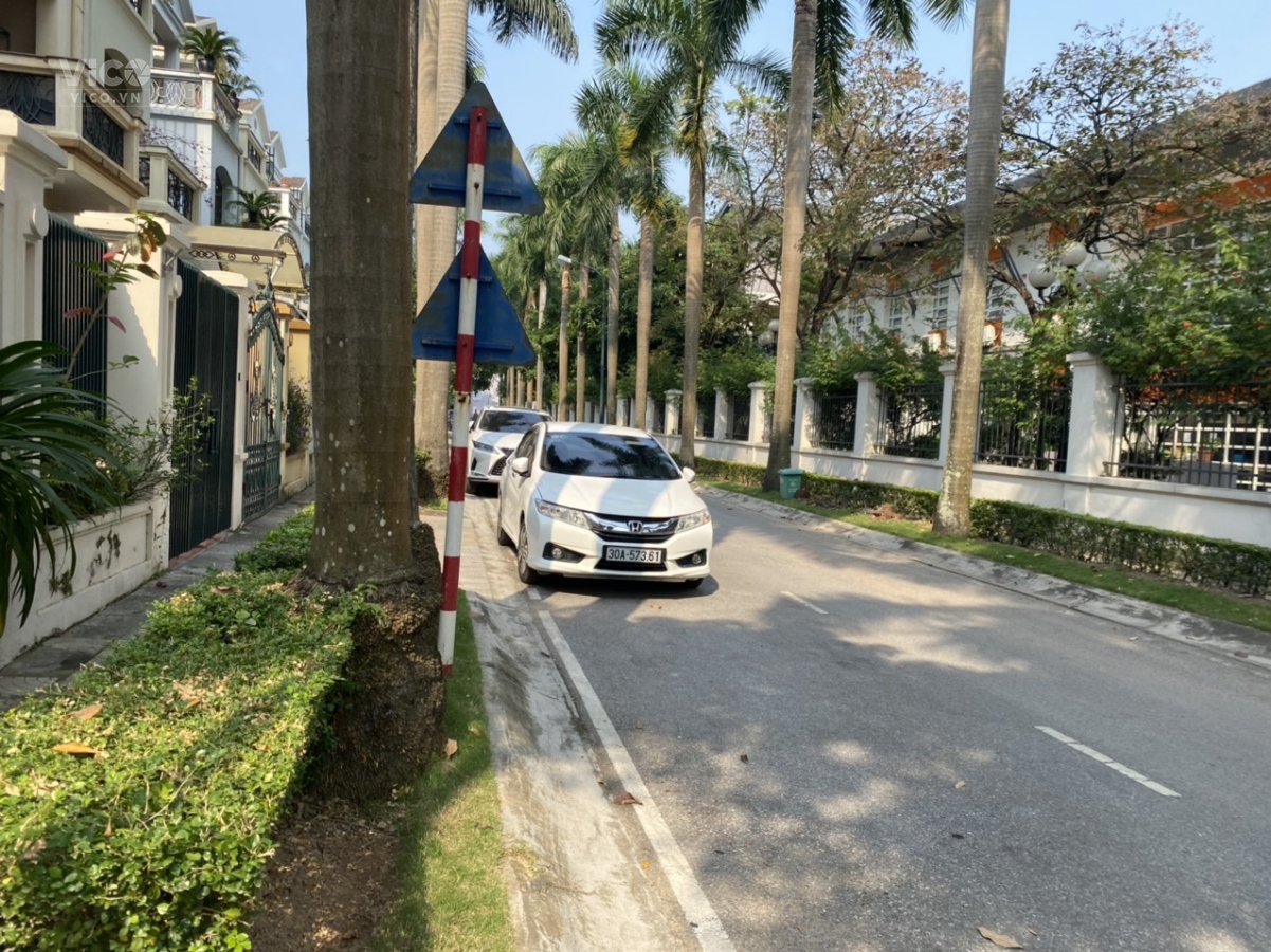 Bán biệt thự Ciputra dãy C 126m2 mt 6m 33,5 Tỷ Gần trường Academy, Singapore, Đường Rộng