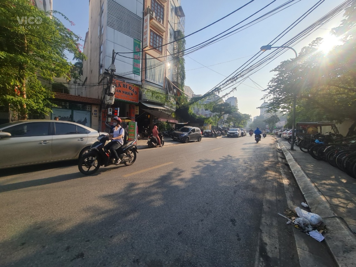 Cần Cho Thuê Mặt Phố Trần Nhân Tông 85m2 x2 Tầng MT 8M Giá 110tr/ Tháng