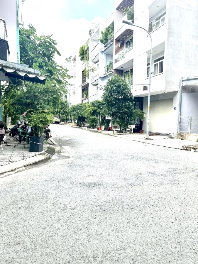 Cần Bán Gấp Nhà Mặt Tiền Đường Số 49 Tân Quy,Quận 7,4 Tầng,6 Phòng Ngủ,Giá Nhỉnh 12 Tỷ