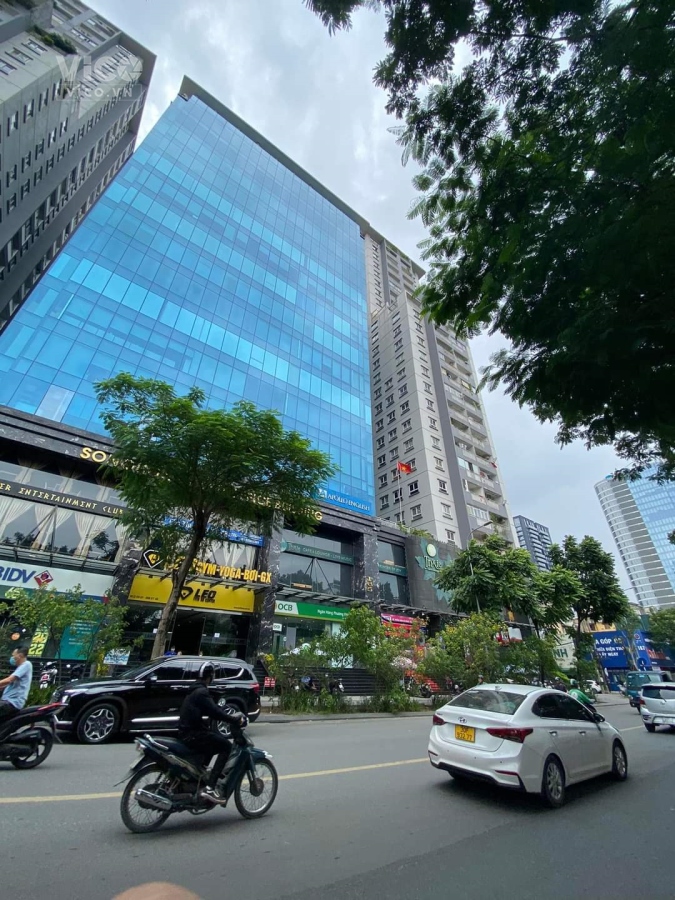 Bán căn hộ chung cư 165B Thái Hà 120m2 tầng 18. Giá nhỉnh hơn 6 Tỷ.