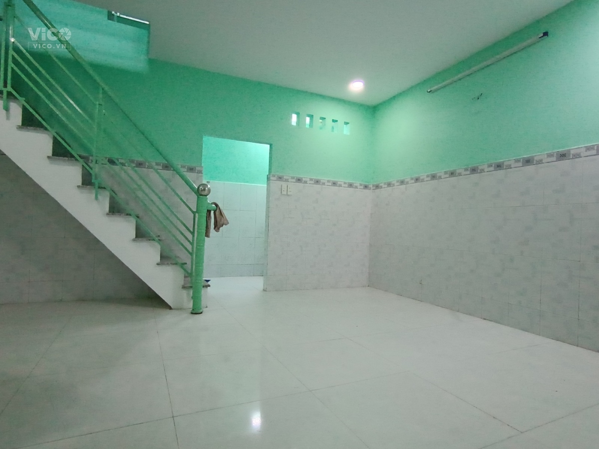 Nhà Tây Thạnh, 5x5m, 2.4 tỷ, hẻm 3 gác, 2 tầng, nhà trống ở luôn.