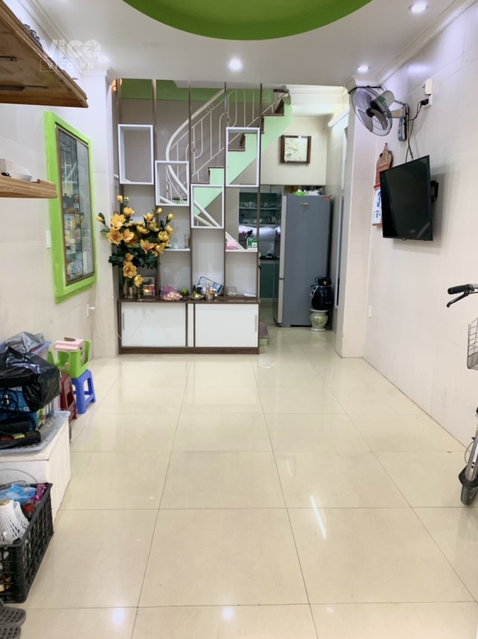 Bán nhà chợ Cột đèn 3 tầng 3PN 2WC hướng Nam gần 30m2 giá tốt