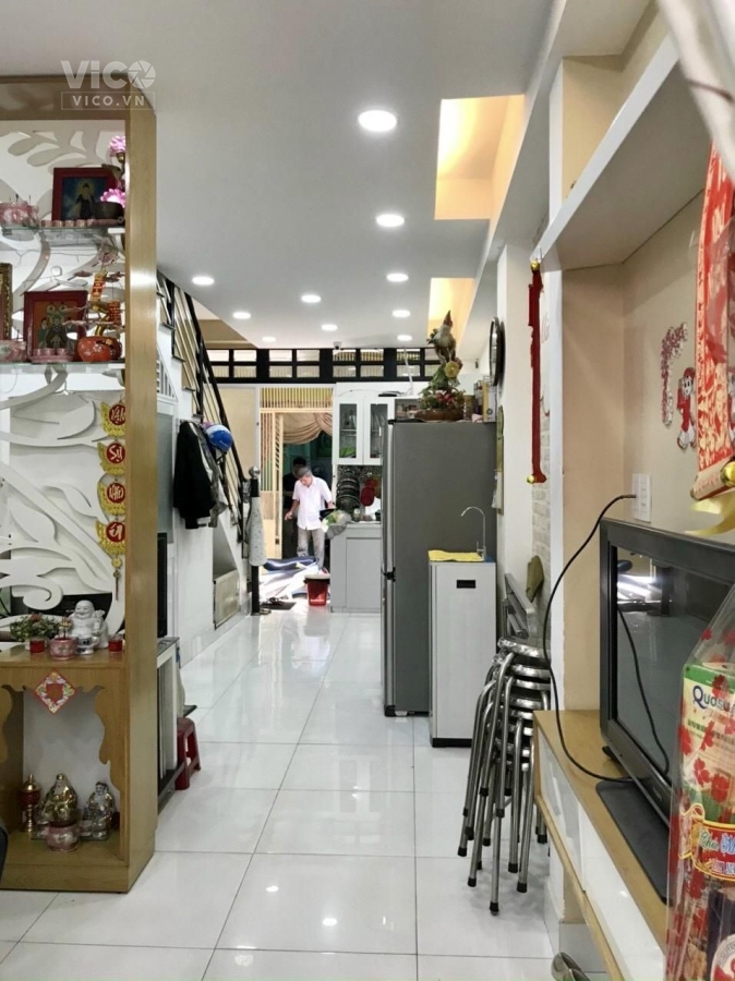 GIÀM 1 TỶ, HẺM XE HƠI, đường Hòa Hảo, 28m2, 3 tầng chỉ 4 tỷ