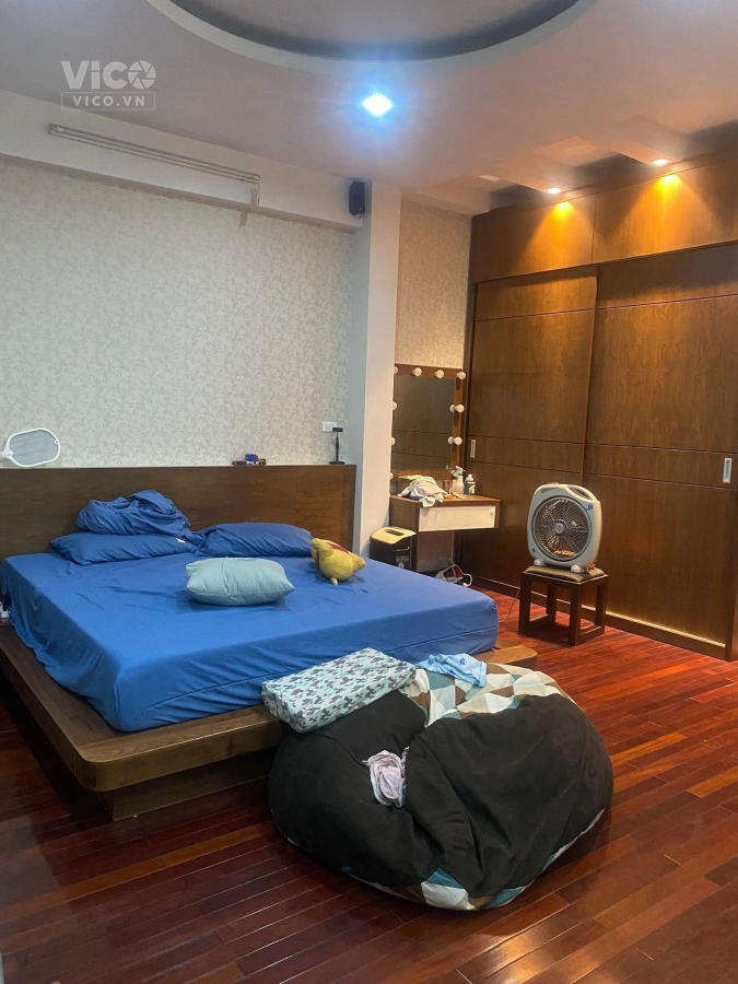 Hiếm, Bán Nhà Phố Hoàng Quốc Việt, Quận Cầu Giấy, Phân Lô, Gara Ô tô, Tặng Nội Thất Xịn, Giá Nhỉnh
