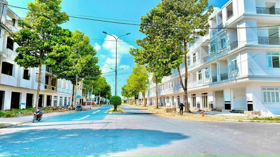 Bán Nền 5x20 Ngay KCN Bình Minh Lộ Giới 14m24m Sổ Đỏ Trao Tay , Vay Ngân hàng 70%