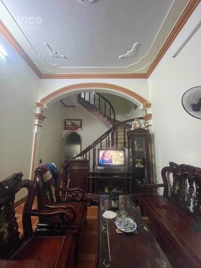 Chính chủ Cần bán nhà 3 tầng tại Trần Thái Tông Lộc Vương Nam Định. Diện tích 86m2. Nở hậu.