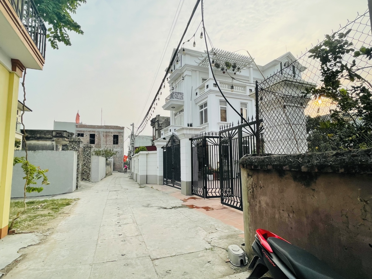 Lô góc 53m Lương NỗTiên Dương đường thông ô tô đỗ giá nhỉnh 2 tỷ