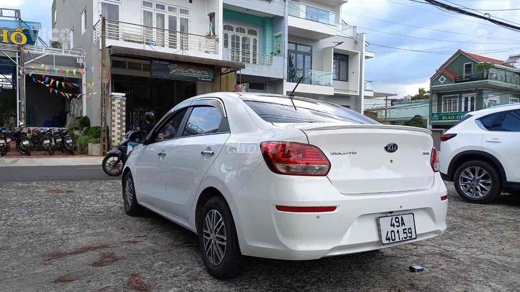 Chính chủ cần bán KIA SOLUTO 1.4 AT Deluxe đời 2021 ODO 7000km