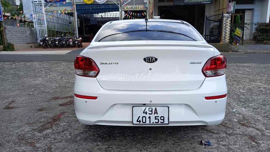 Chính chủ cần bán KIA SOLUTO 1.4 AT Deluxe đời 2021 ODO 7000km