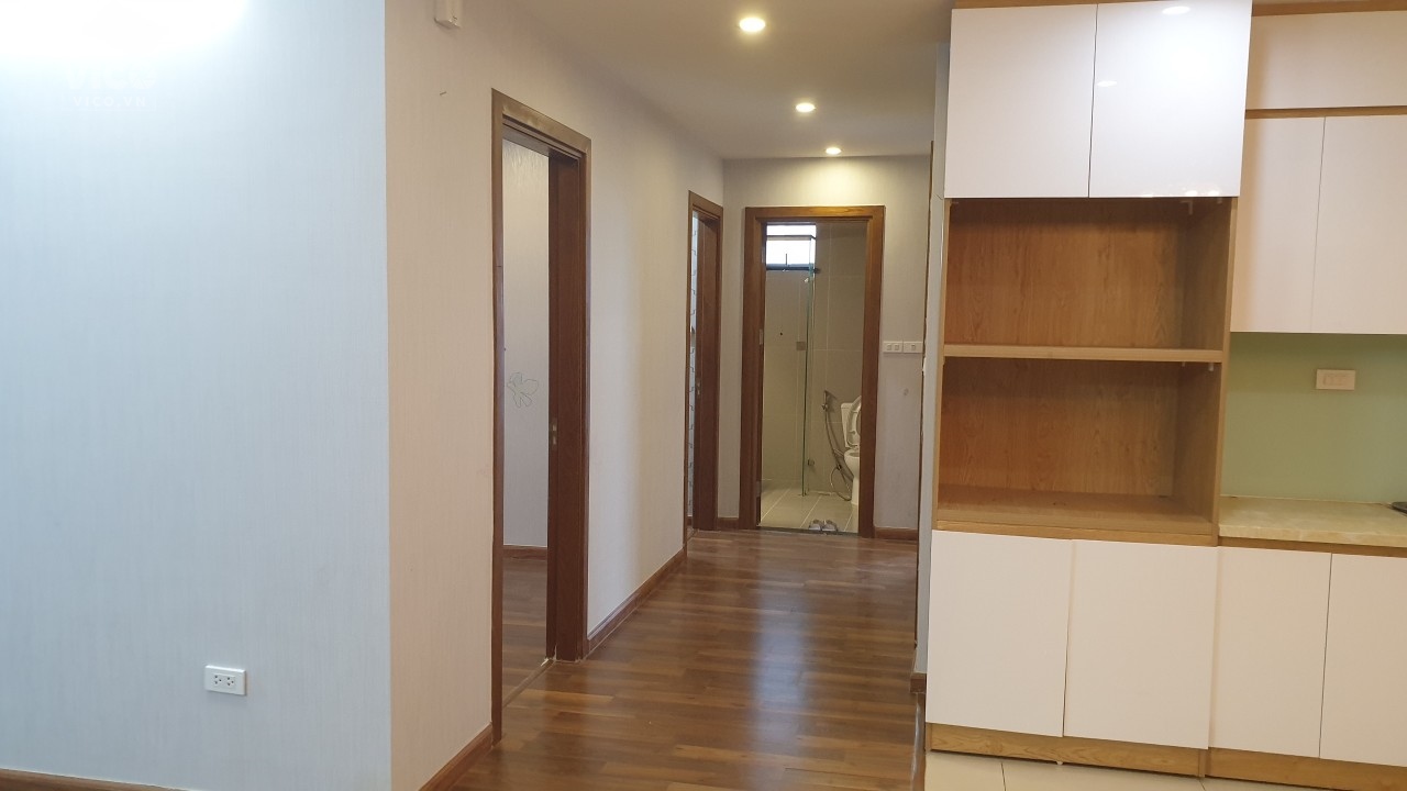 Chủ nhà cần tiền bán rẻ gấp căn hộ 4 ngủ, 161m2 tòa R4 Goldmarkcity ezwBed