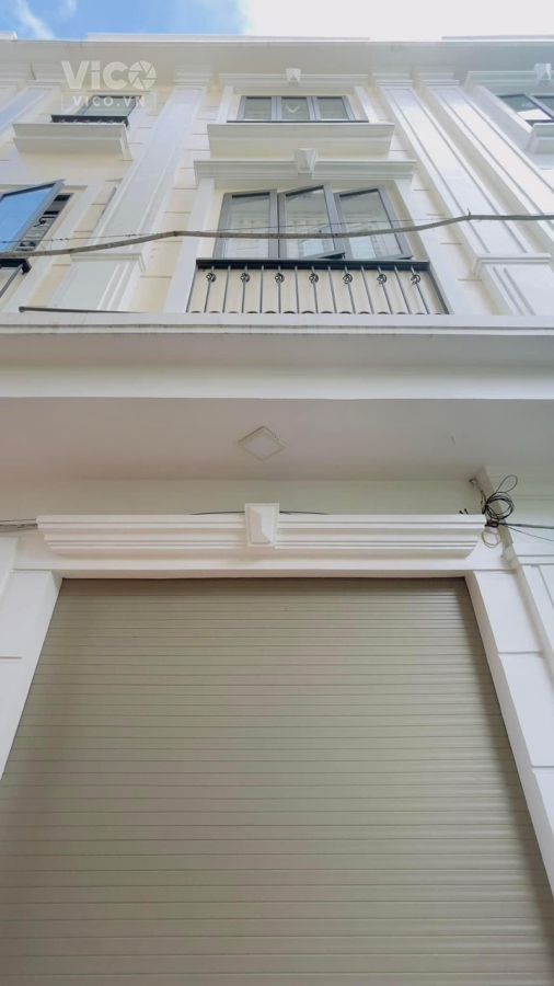 Bán nhà Vũ Chí Thắng thôngTrần Nguyên Hãn 3 tầng 42m Tây tt 3PN 3WC có sân chung rộng rãi