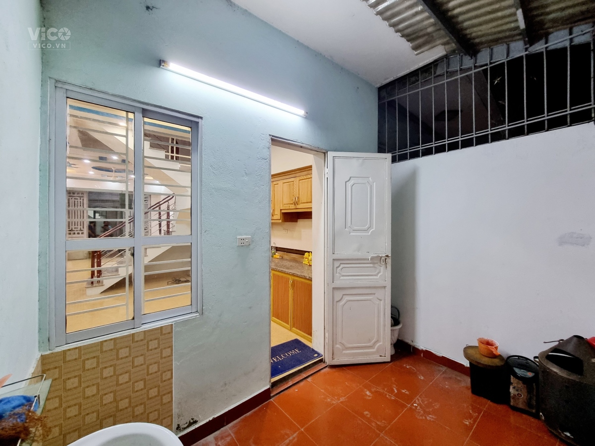 Bán nhà 3 tầng Thiên Lôi sân cổng trước sau 46m Đông Nam ngõ nông