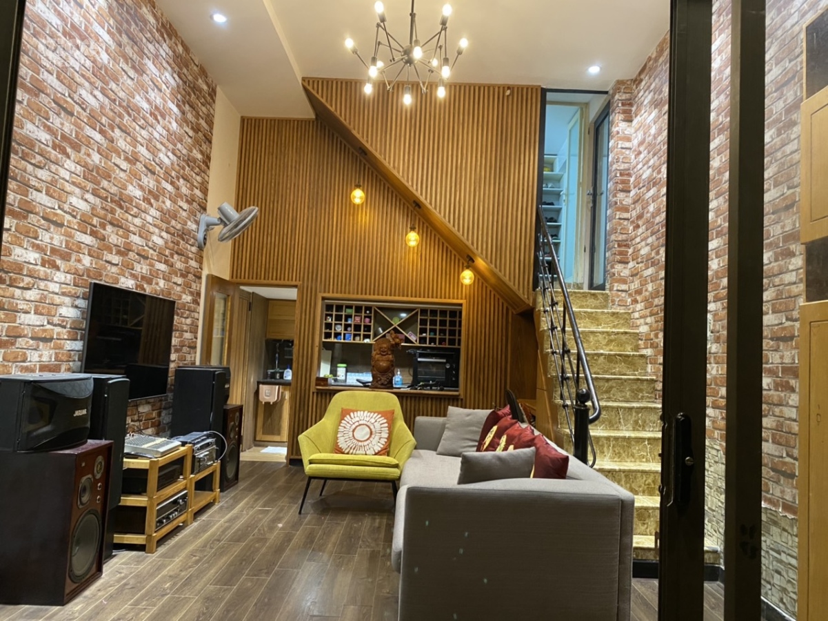 Nhà Huỳnh Thúc Kháng, kiệt thẳng 2.5m, 50m ra MT, 30m2, 3 tầng, còn mới
