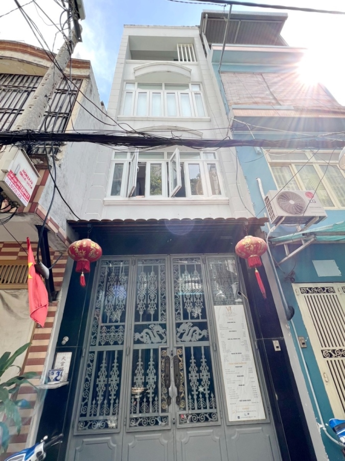 Cho thuê mặt bằng mặt phố Yết Kiêu, Hoàn Kiếm, Lô góc, vỉa hè rộng, Mặt tiền 8m, 35 Triệu.