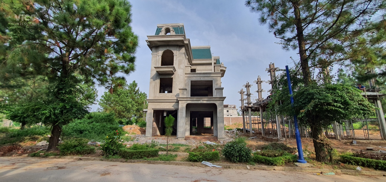 Nhà tôi muốn bán gấp căn biệt thự The Phoenix Garden Đan Phượng C2 200m2