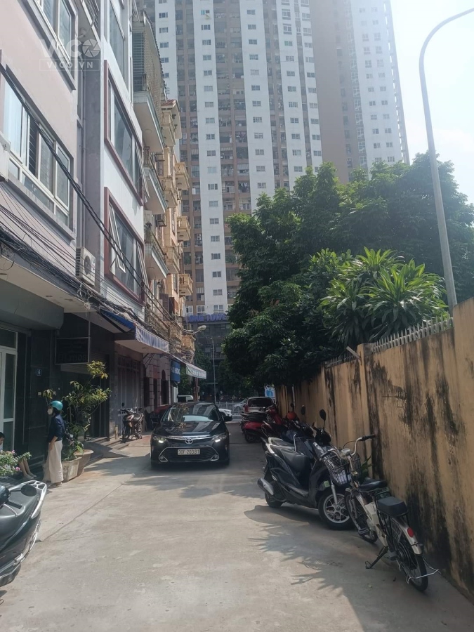 Bán nhà PL Mạc Thái Tổ Trung Kính Q.Cầu Giấy. 1 nhà ra phố 3 ôtô tránh KD 45m2x4T. Nhỉnh 11 tỷ