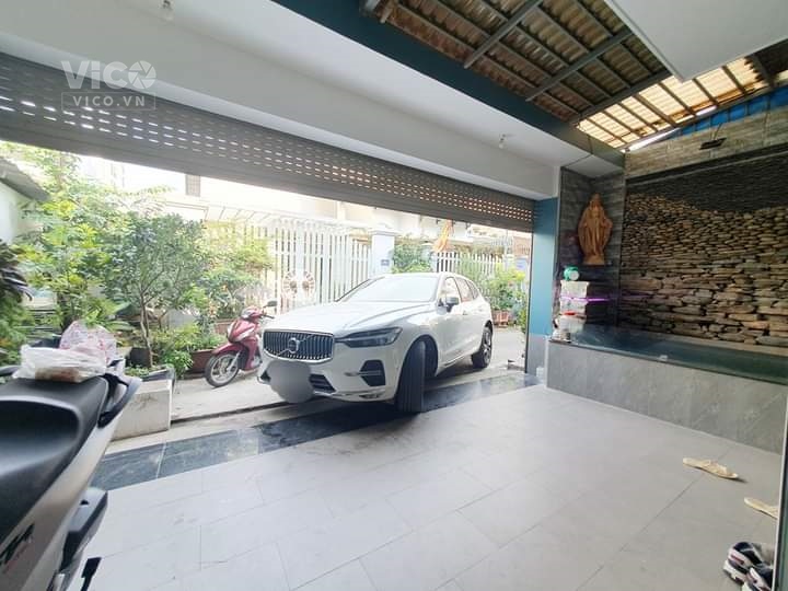 Bán nhà mới đẹp,xe hơi ngủ trong nhà,120M2,Chỉ nhỉnh 7 tỷ, quận 9