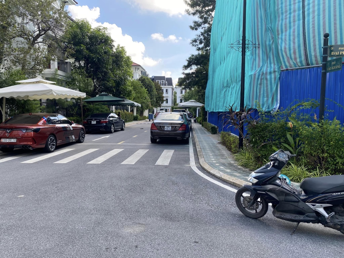 BÁN BIỆT THỰ KHU NGOẠI GIAO ĐOÀN TÂY HỒ TÂY. LÔ GÓC MT KHỦNG. DT 260M. GIÁ 110 TỶ