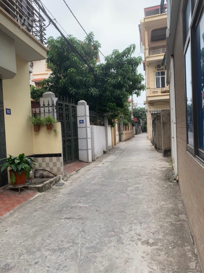 Bán nhà ngõ 136 Cầu Diễn, diện tích 52m2, lô góc, nở hậu, ô tô vào nhà