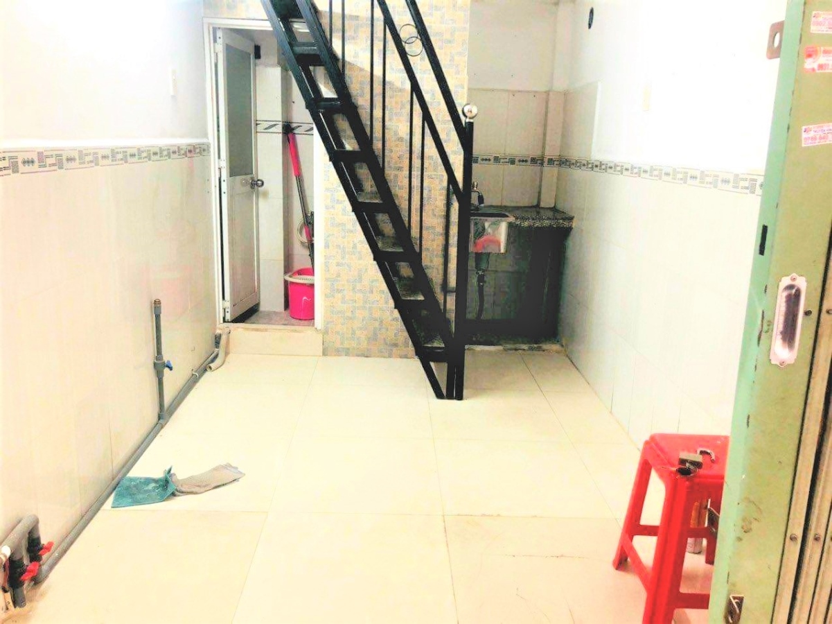 NHÀ 3 TẦNG TÂN BÌNH, CHỈ 1 TỶ 79, NGAY VÒNG XOAY LÊ ĐẠI HÀNH.