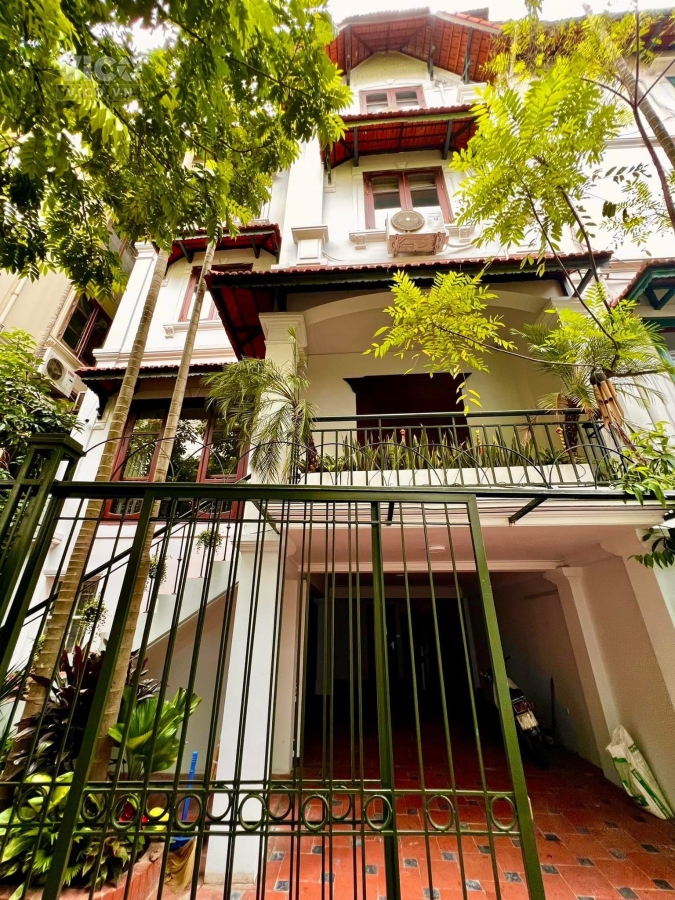 BIỆT THỰ ĐẲNG CẤP TÔ NGỌC VÂN, TÂY HỒ 120M2 5T MT 8.2 M, CHỈ 34 TỶ