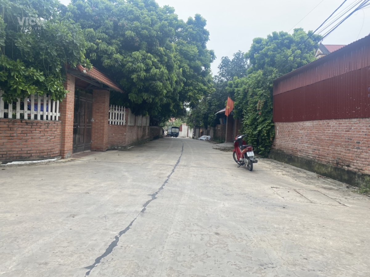 chính chủ bán 208,6m . tại Vụ Bản Minh Trí SS. giá chỉ 10,5tr/m . đường trước đất oto tránh ,