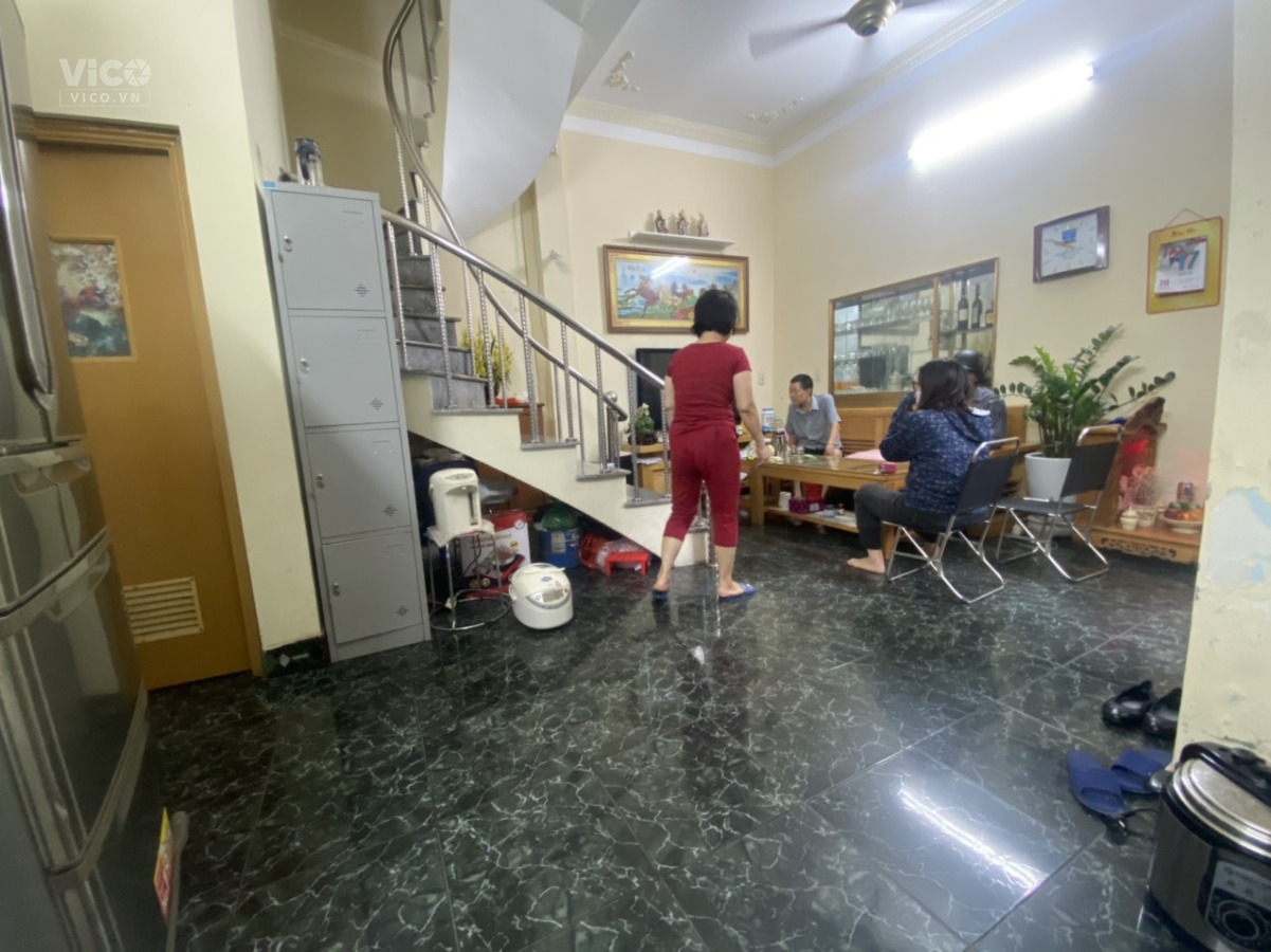 Bán nhà 3 tầng độc lập dân tự xây Phố Lê Lai ( ngõ tô ô tô để ngay đêm được cách nhà 20m ) Diện