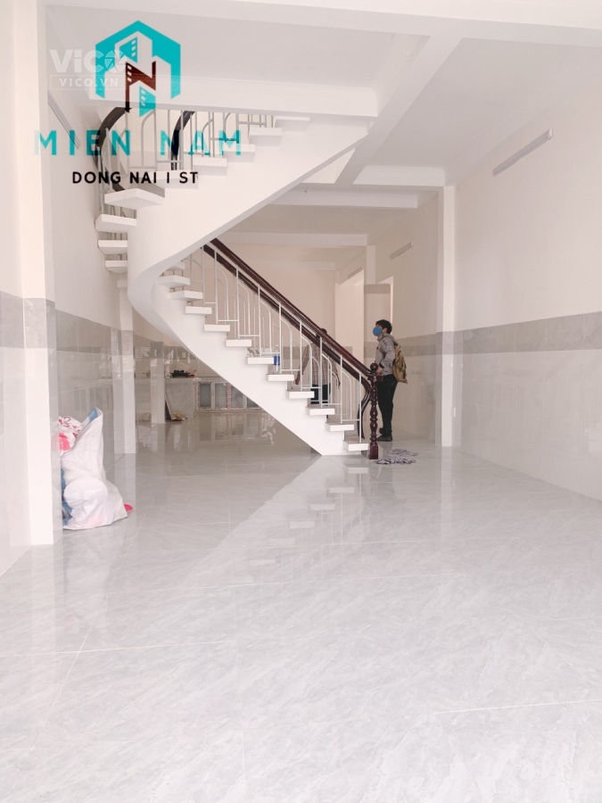 cho thuê nhà 2 mặt tiền 1 trệt 1 lầu nguyễn ái quốc