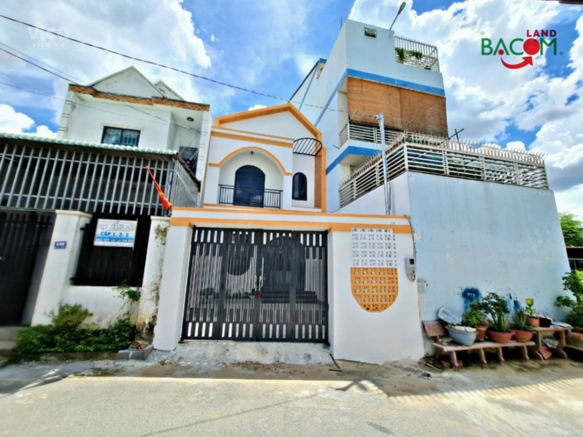 Bán nhà 1Trệt 1Lầu 110m2 SHR thổ cư đường ô tô, p.Tân Hiệp