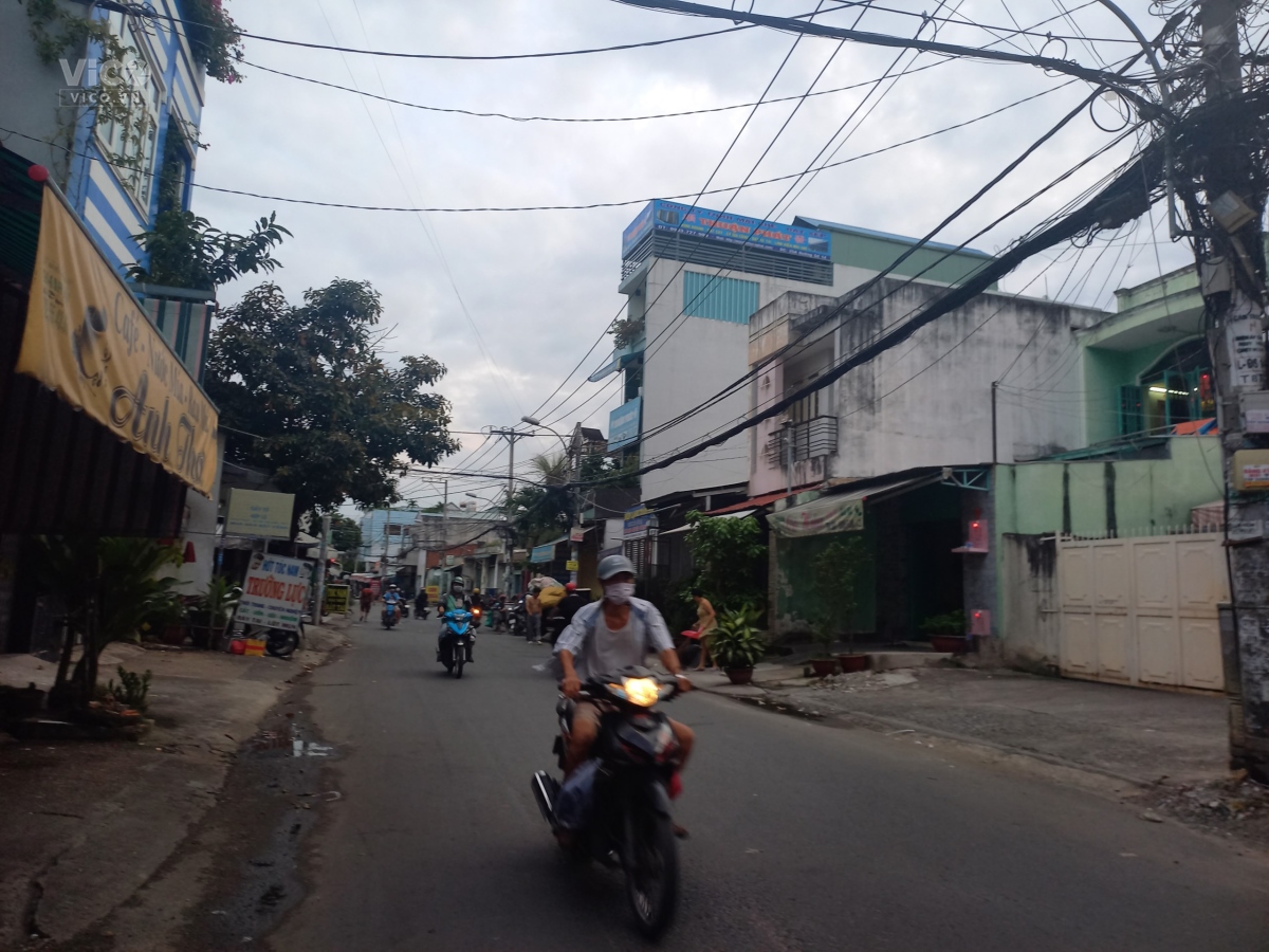 BÁN NHÀ GẦN LÊ VĂN QUỚI, B.TÂN, 4X17,5M, HẺM XE TẢI, GIÁ RẺ BẤT NGỜ.