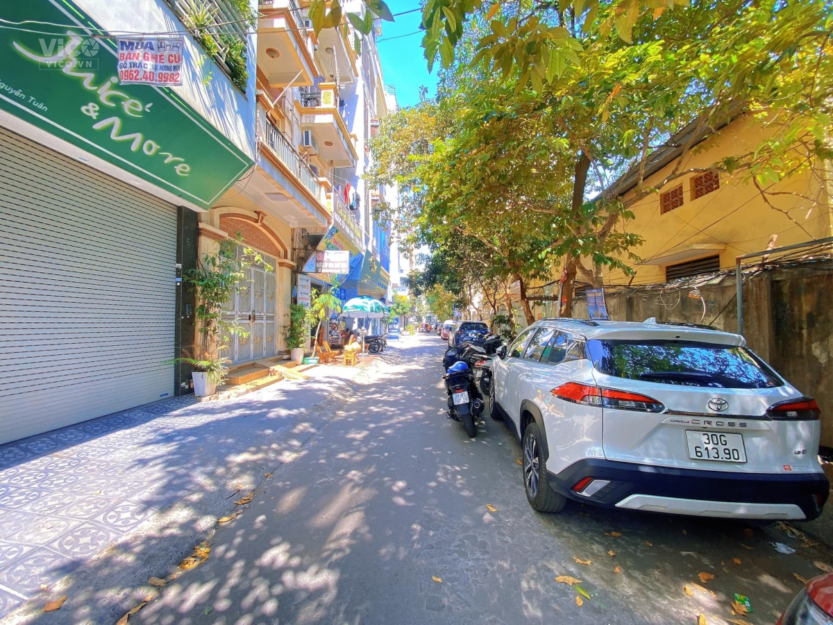 Siêu Mẫu Thanh Xuân Phân Lô Đẳng Cấp Thang máy GaRaXứng Tầm ĐẠi Gia