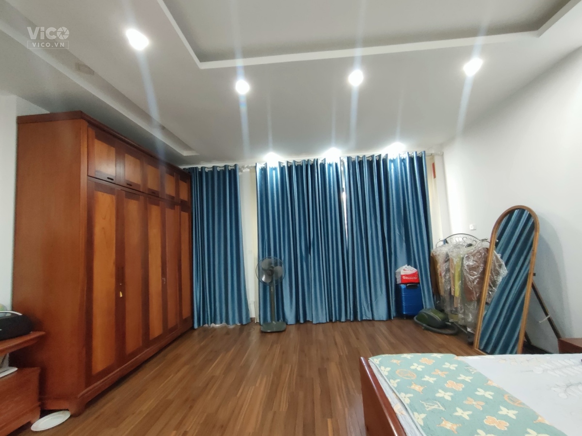 MẶT PHỐ NGUYỄN KHÁNH TOÀN 206M MT 12M GIÁ CHỈ 50 TỶ