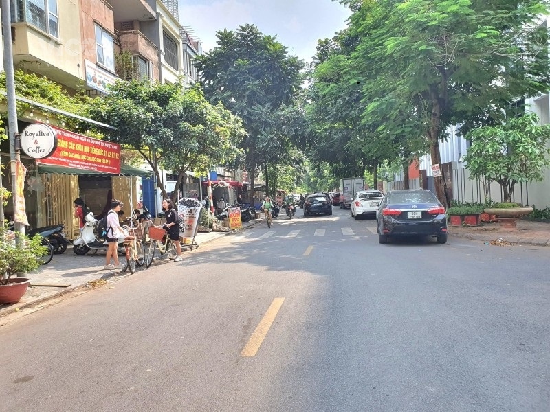 Bán nhà Liền kề Văn Phú, Hà Đông, 90m2x5T, mt4.5m, thang máy nhỉnh 13 tỷ