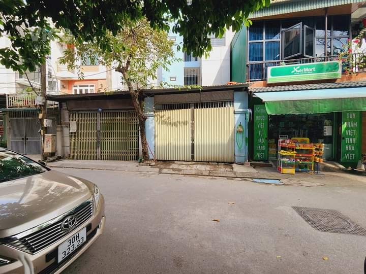 Cần tiền bán gấp mảnh đất đường Phạm Văn Đồng Xuân Đỉnh Hà Nội, 80m2, 8.9 tỷ, đất vuông, không