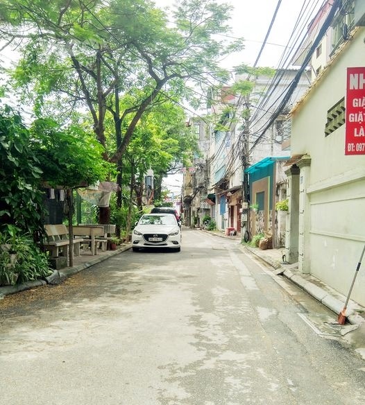 CẦN BÁN GẤP NHÀ LẠC LONG QUÂN TÂN BÌNH, HẺM 8M, 3 LẦU MỚI, 45M2 GIÁ 6 TỶ.