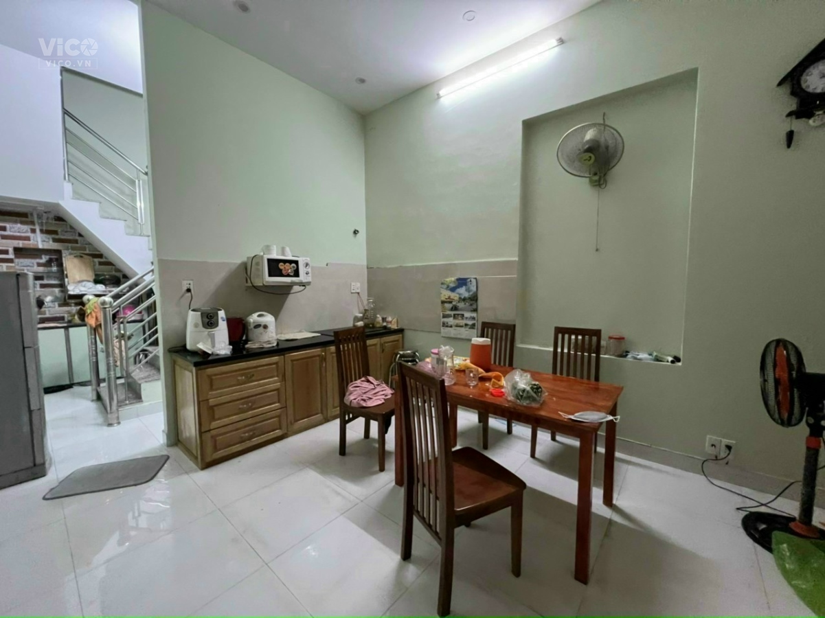 Bán nhà 1 trệt 3 lầu gần Phạm Văn Thuận chỉ 3ty790