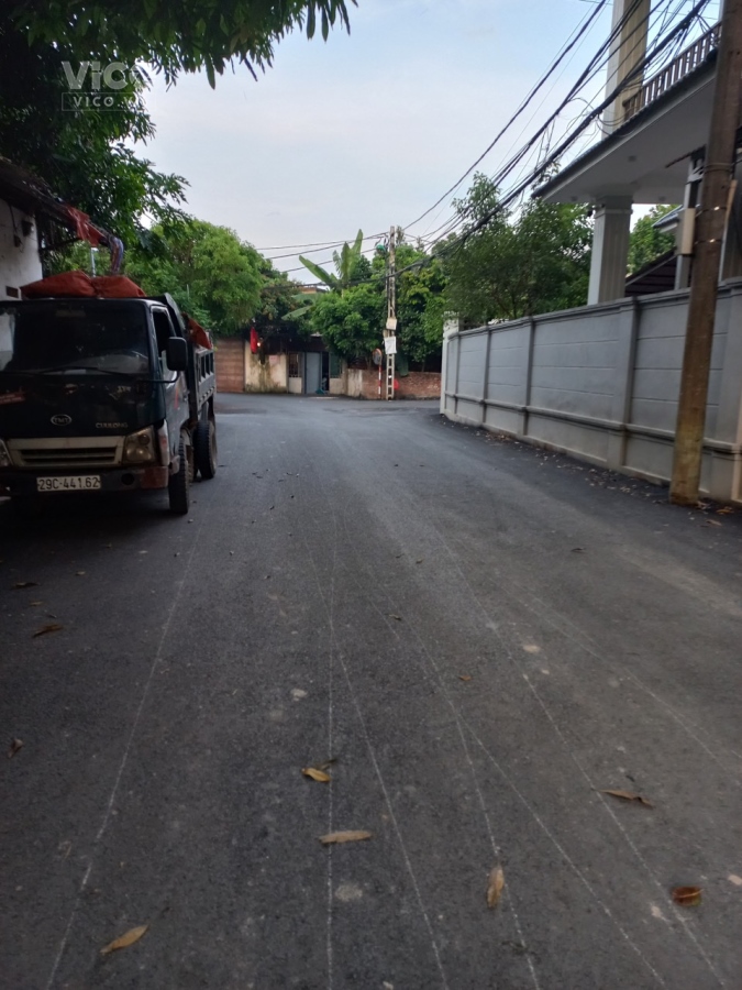 chỉ nhỉnh 1 tỷ . có ngay 82m full thổ cư , cách trung tâm thị trấn SS chỉ 1km .đường rộng hơn 4m