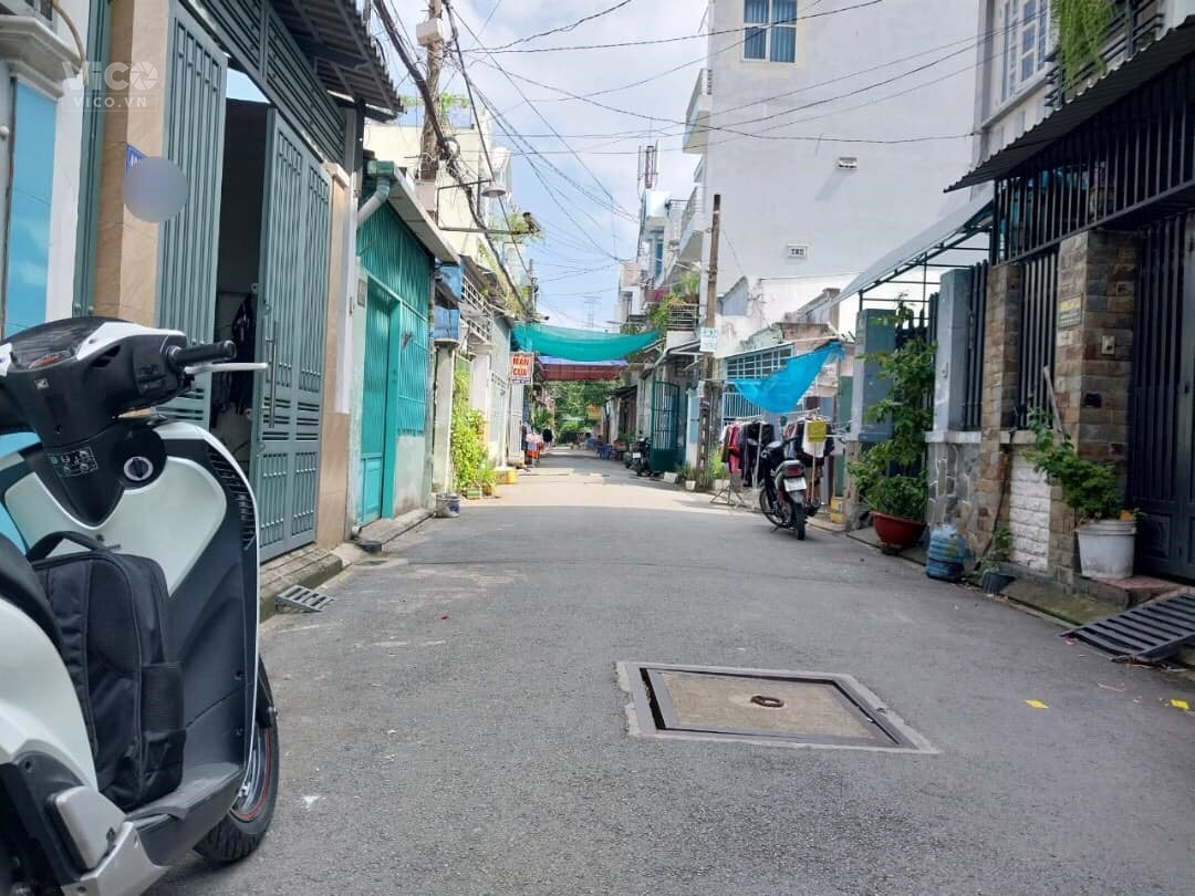 Nhà bán 1/ Huỳnh Thị Hai Q12 HXH thông nhỉnh 3 tỷ