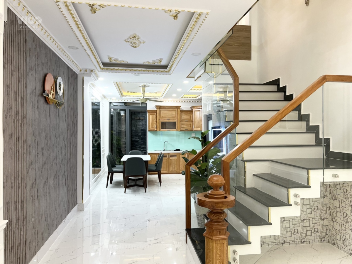 Bán nhà khu DÂN CƯ CENTRAL HOME.DTS 174m 4.2 x 14 có 5pn đường xe tải