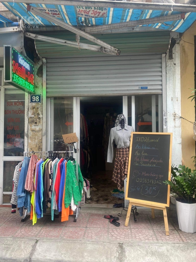 CHÍNH CHỦ CẦN CHUYỂN NHƯỢNG QUÁN QUẦN ÁO HÀNG THÙNG TẠI SỐ 98 NGÕ 27 ĐẠI CỒ VIỆT
