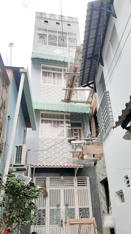 Nhà 4 tầng nở hậu hẻm Dạ Nam P3Q8. Giá 3,95 tỷ TL