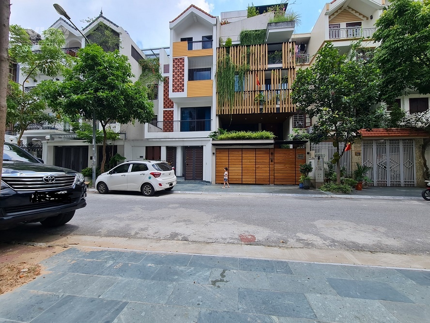 BÁN NHÀ ĐƯỜNG ĐỒNG ĐENPHƯỜNG 10TÂN BÌNHHẺM 8MDIỆN TÍCH 133MNGANG 8MGIÁ 20 TỶ.
