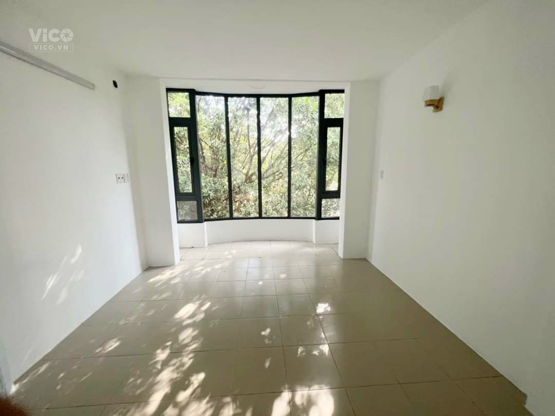 Bán nhà trung tâm Quận 4, 46m2, nở hậu, đường Nguyễn Tất Thành, gần trường học, bệnh viện, hẻm