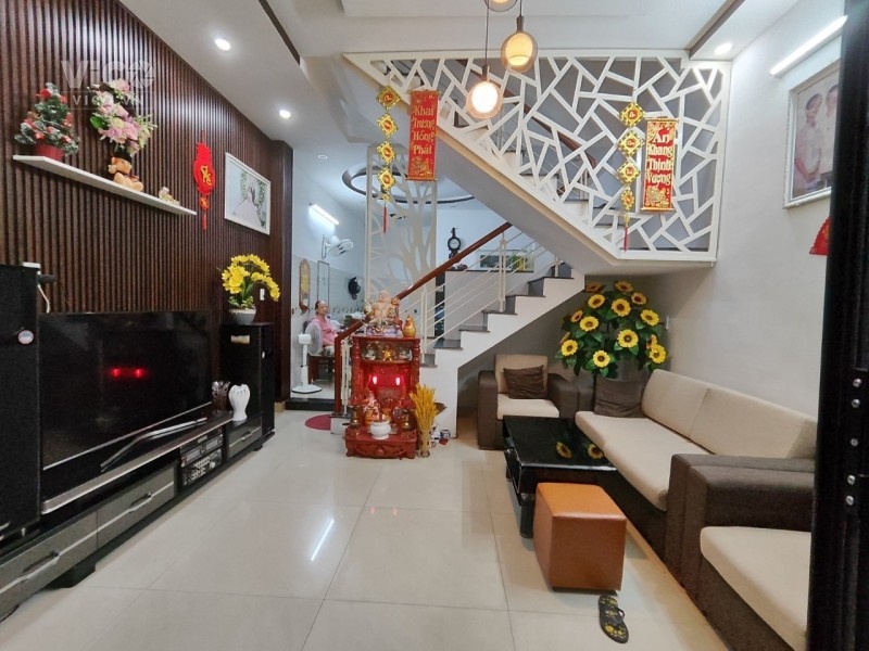 Cảnh Báo, Nhà đẹp 3 Tầng đường trưng Nữ Vương, Trung tâm Thành Phố Đà Nẵng, giá chỉ nhỉnh 2 tỷ, lh