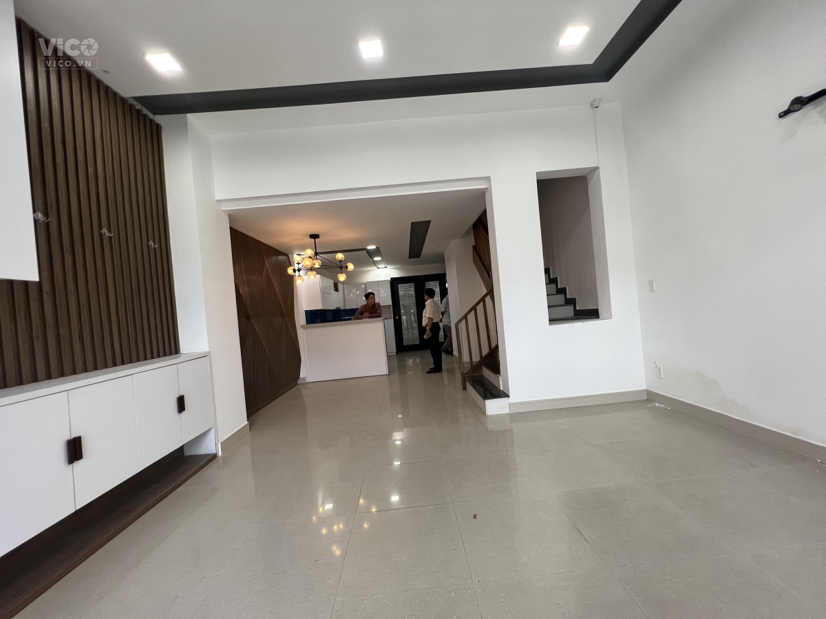 Hải Châu. Bán Nhanh Nhà Đẹp Ở Ngay 3 Tâng Chỉ Hơn 4 Tỷ Tặng Nội Thất