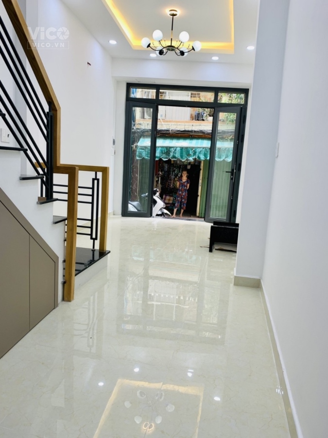 Bán gấp nhà chợ BÀ CHIỂU BÌNH THẠNH DT 32M 4 TẦNG GIÁ 3,6 TỶ