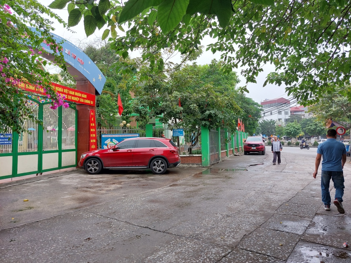 BÁN ĐẤT TỨ HIỆP, THANH TRÌ, Ô TÔ, TRUNG TÂM SẦM UẤT, RỪNG TIỆN ÍCH, DÂN TRÍ CAO